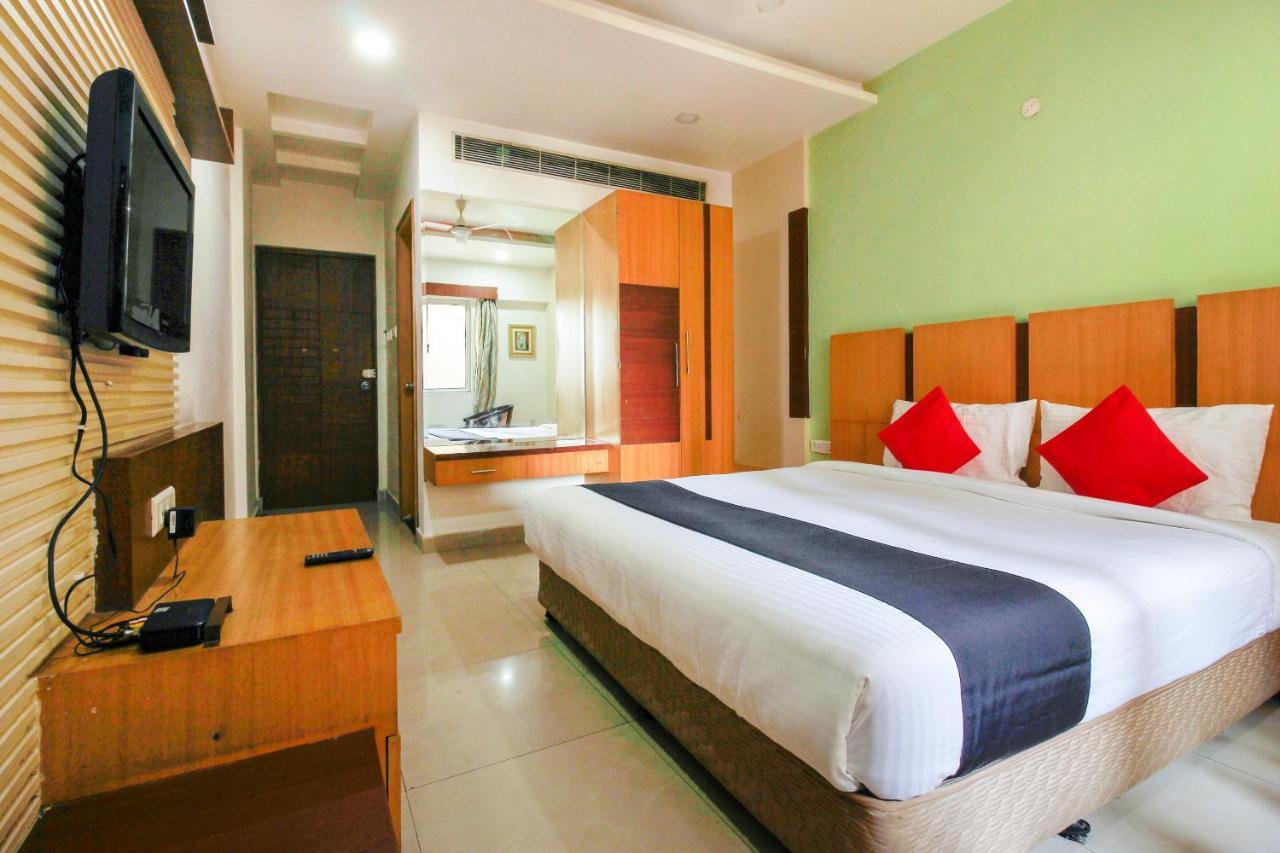 Capital O 66968 Haveli The Landmark Hotel Warangal Exterior photo