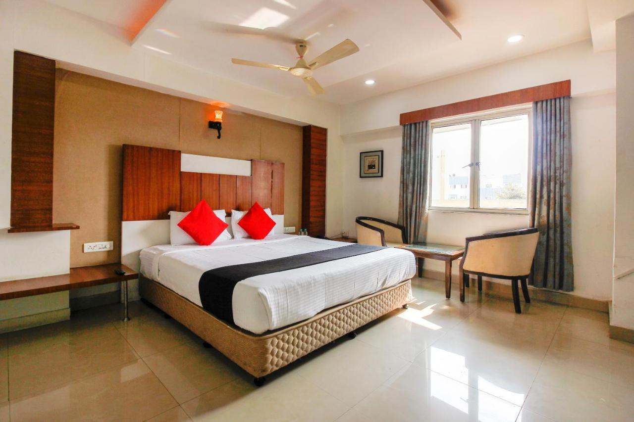Capital O 66968 Haveli The Landmark Hotel Warangal Exterior photo