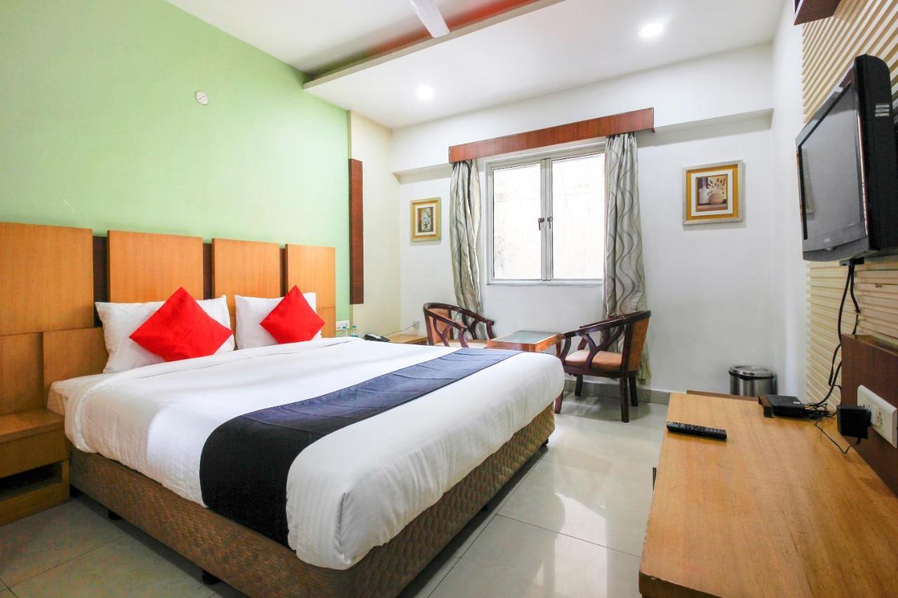 Capital O 66968 Haveli The Landmark Hotel Warangal Exterior photo